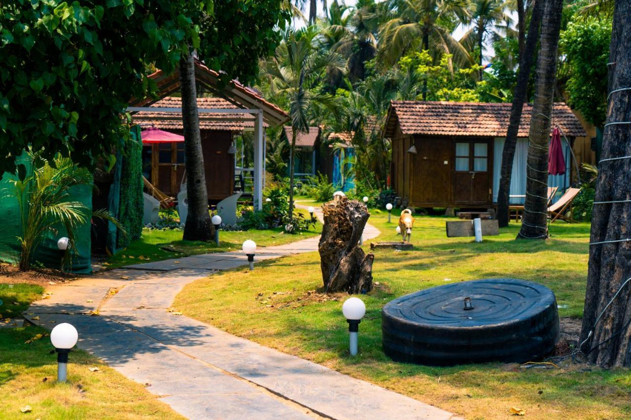 Village Susegat Beach Resort Morjim Εξωτερικό φωτογραφία