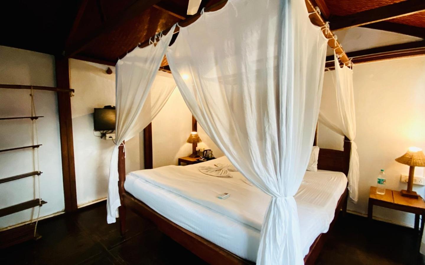 Village Susegat Beach Resort Morjim Εξωτερικό φωτογραφία