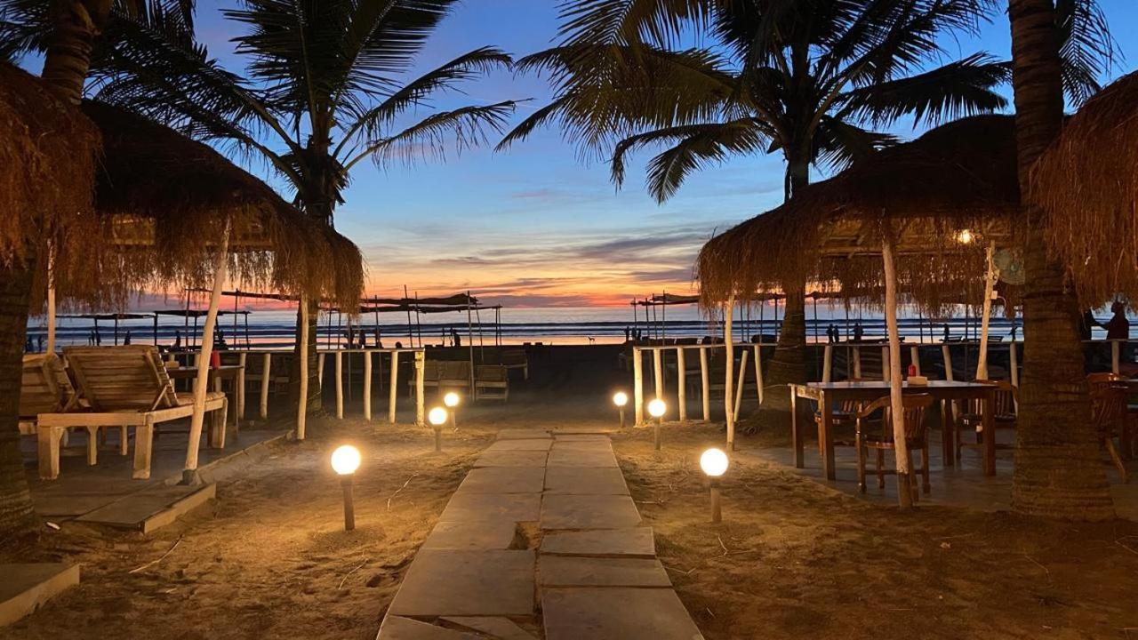 Village Susegat Beach Resort Morjim Εξωτερικό φωτογραφία